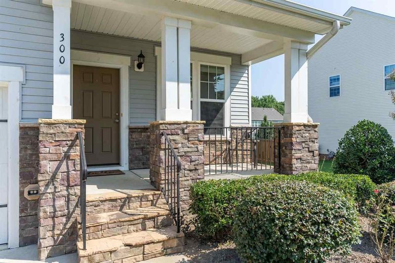 300 Airedale Dr, Holly Springs, NC 27540