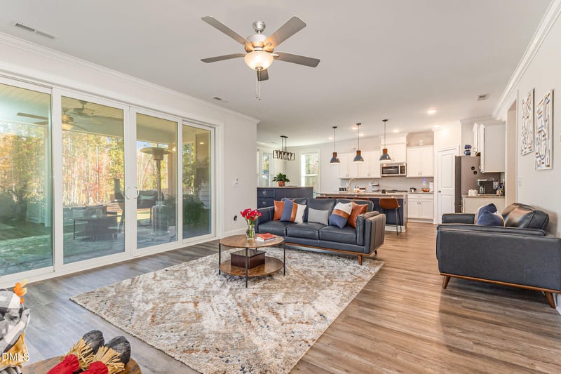 300 Amber Oak Dr, Selma, NC 27576