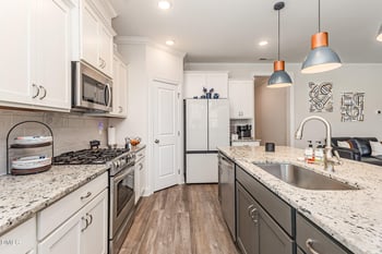 300 Amber Oak Dr, Selma, NC 27576