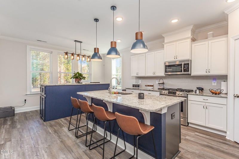 300 Amber Oak Dr, Selma, NC 27576