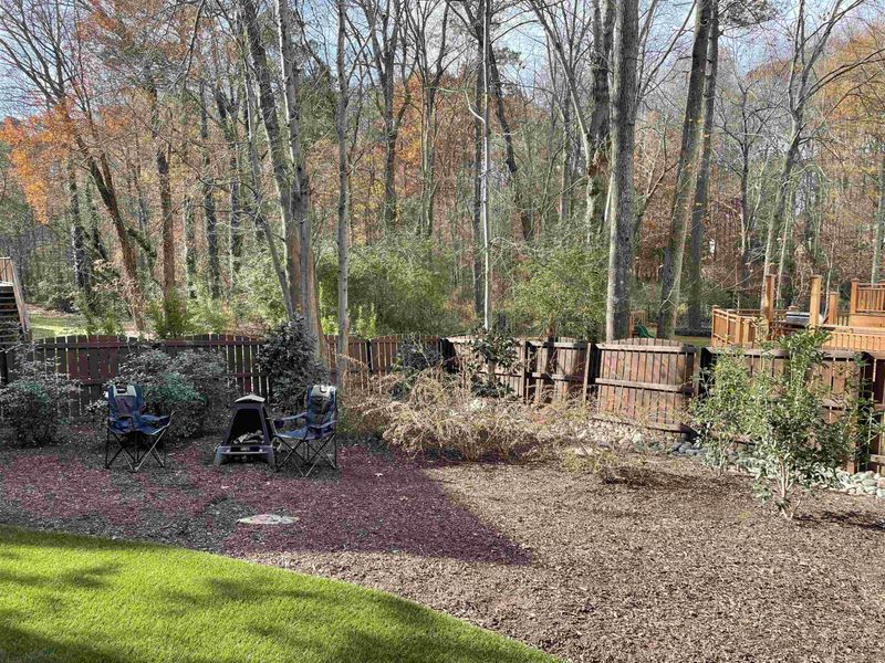 300 Atterbury Ct, Cary, NC 27518
