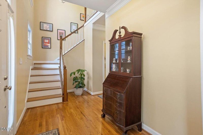 300 Autumn Dr, Chapel Hill, NC 27516
