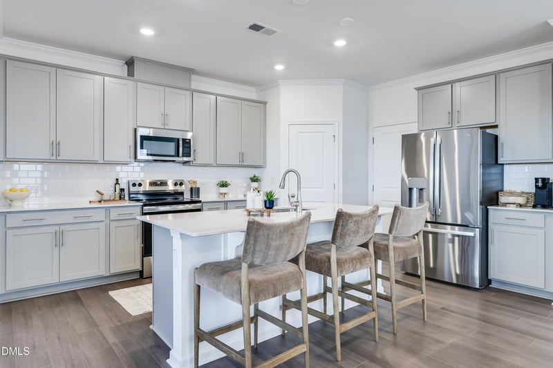300 Beachcomber Dr, Lillington, NC 27546