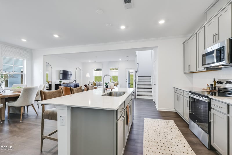 300 Beachcomber Dr, Lillington, NC 27546