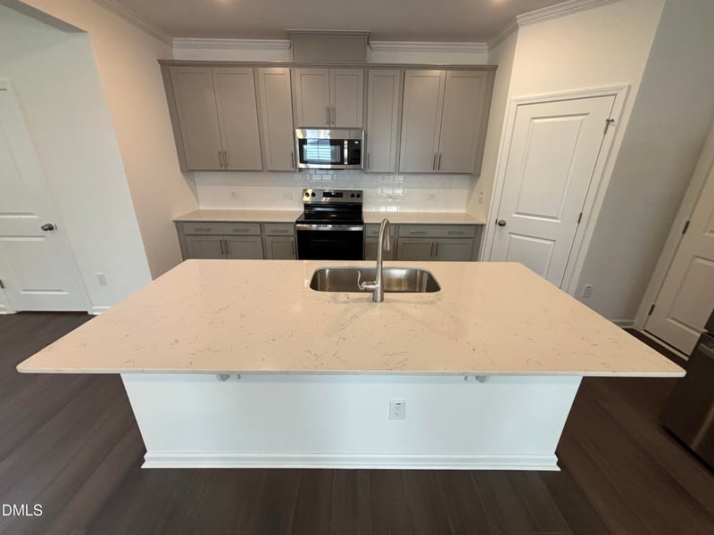 300 Beachcomber Dr, Lillington, NC 27546