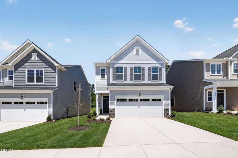 300 Beachcomber Dr, Lillington, NC 27546