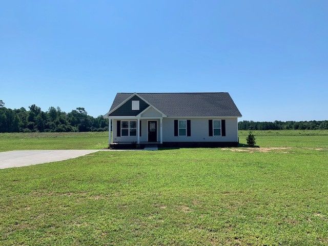 300 Bent Tree Ln, Dunn, NC 28334