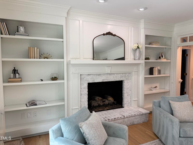 300 Bordeaux Ln, Cary, NC 27511