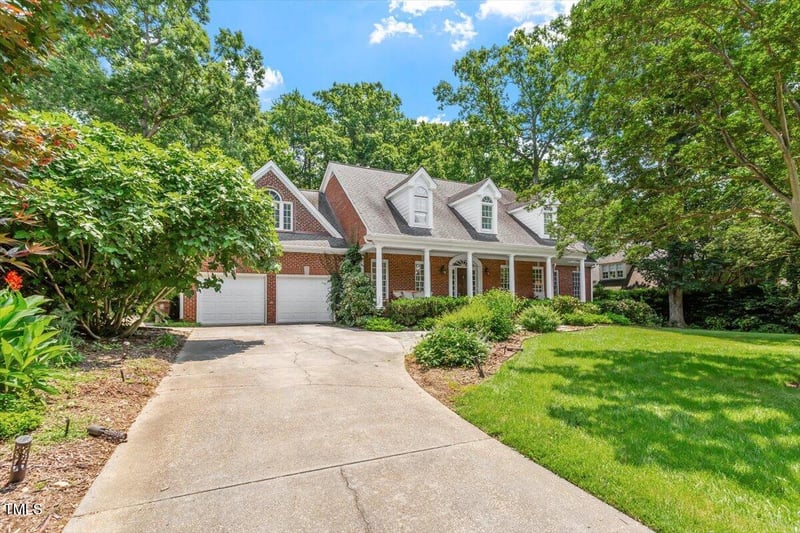 300 Bordeaux Ln, Cary, NC 27511