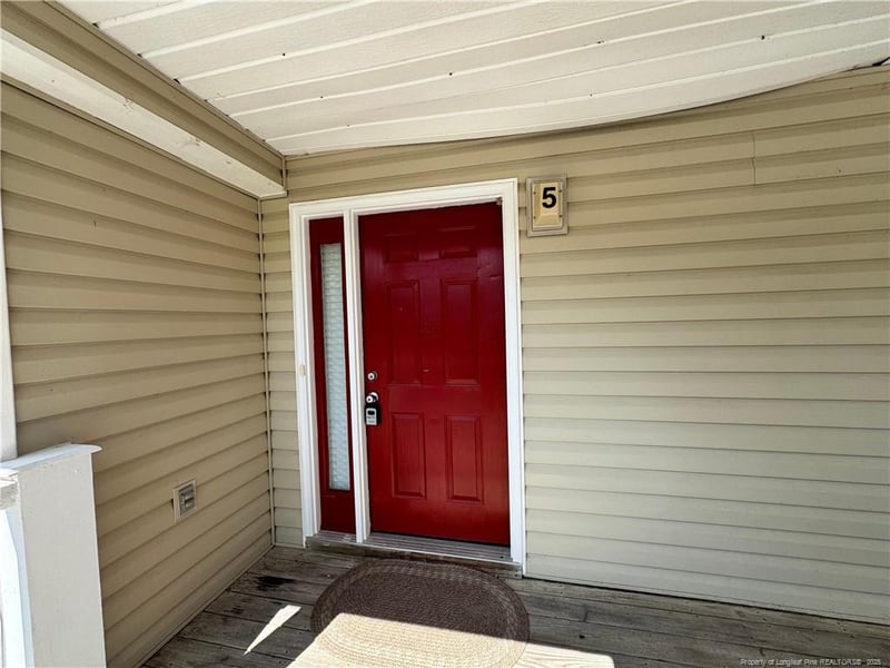 300 Bubble Creek Ct #5, Fayetteville, NC 28311