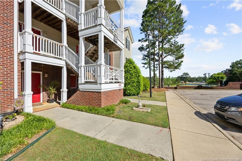 300 Bubble Creek Ct, Fayetteville, NC 28311