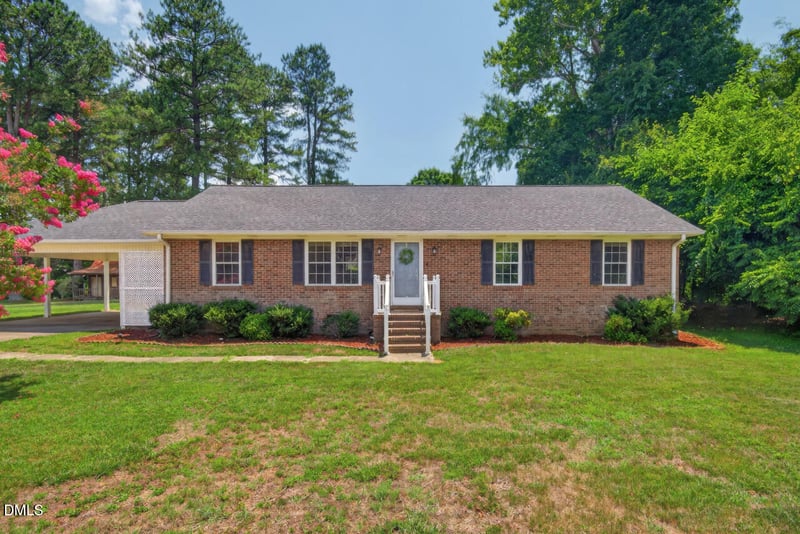 300 Buckingham Dr, Mebane, NC 27302