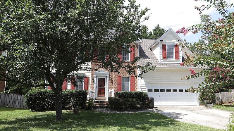 300 Chatsworth St, Cary, NC 27513