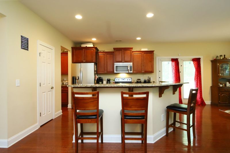 300 Copper Ridge Dr, Sanford, NC 27330