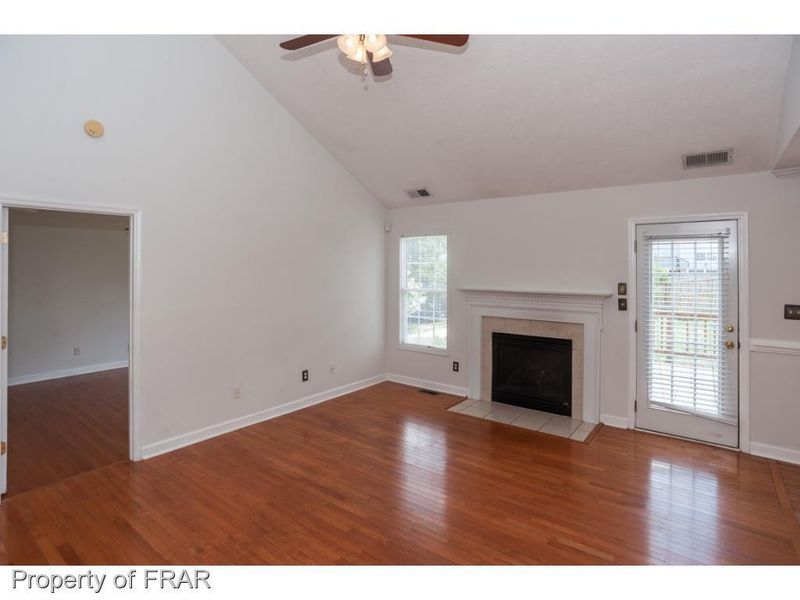 300 Cresthaven Dr, Sanford, NC 27332