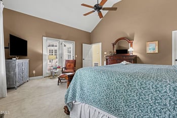 300 Cross Lake Dr, Fuquay Varina, NC 27526