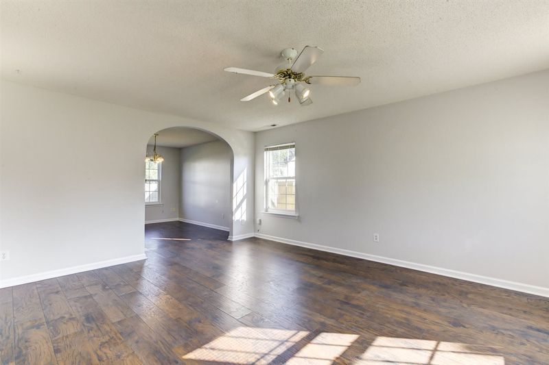 300 Downing Glen Dr, Morrisville, NC 27560