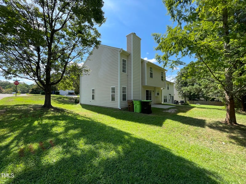 300 Firefly Rd, Holly Springs, NC 27540