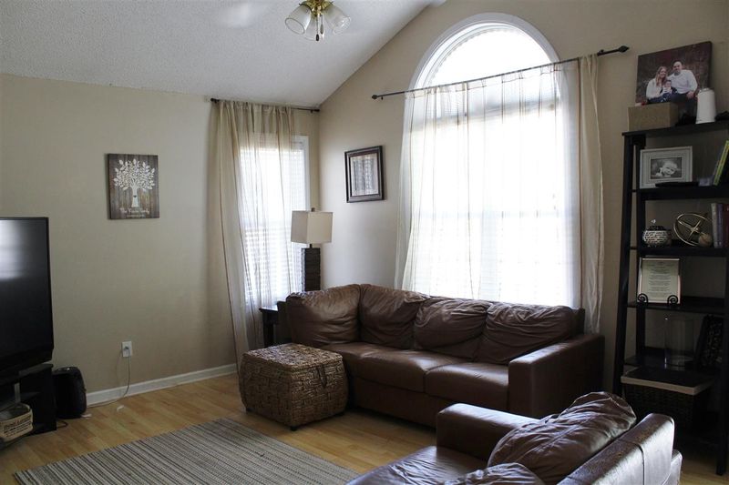 300 Garrison Ave, Clayton, NC 27520