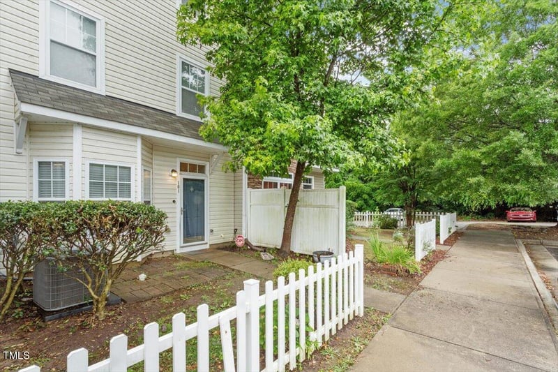 300 Gilman Ln #101, Raleigh, NC 27610