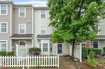 300 Gilman Ln, Raleigh, NC 27610