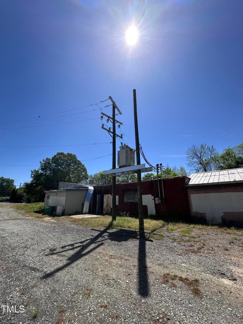 300 Guthrie St, Graham, NC 27253