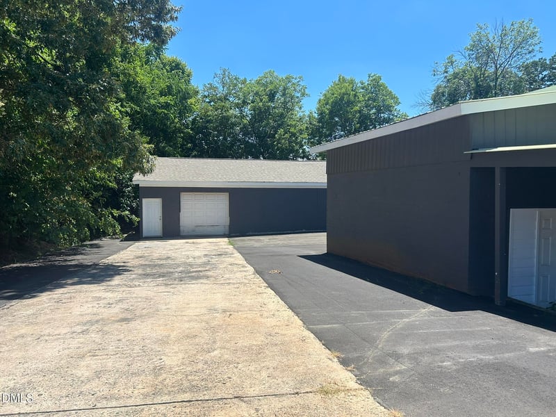 300 Guthrie St, Graham, NC 27253