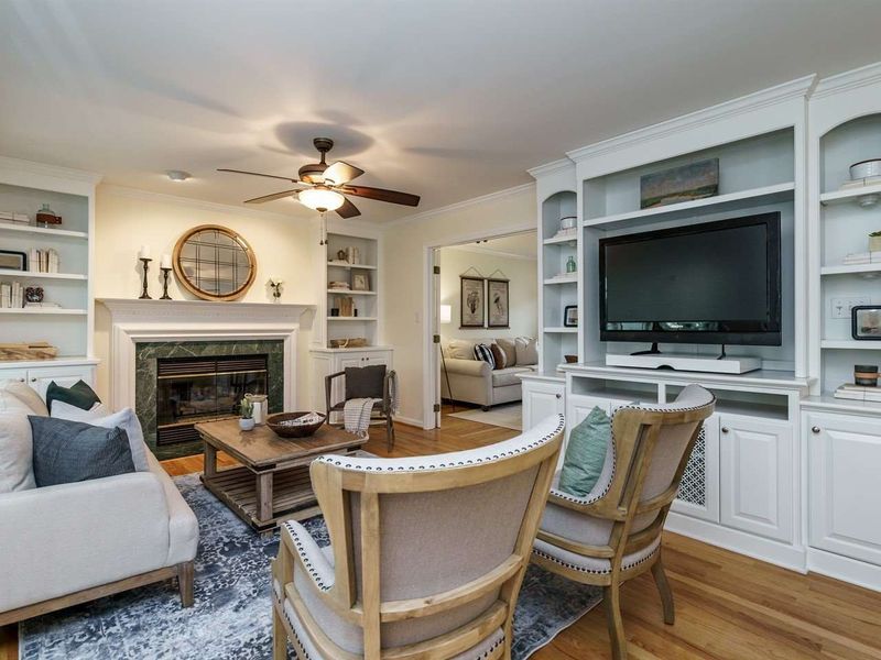 300 Heathridge Ln, Cary, NC 27513