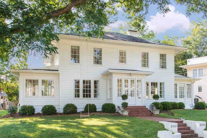 300 Hillcrest Rd, Raleigh, NC 27605