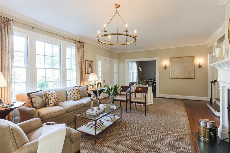 300 Hillcrest Rd, Raleigh, NC 27605
