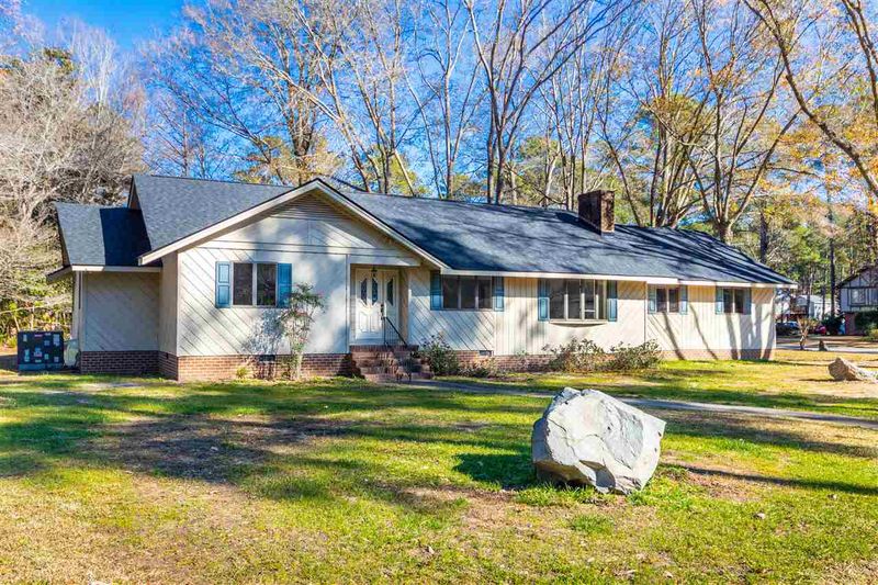 300 W Holding St, Smithfield, NC 27577