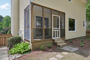 300 Hutchins Dr, Garner, NC 27529