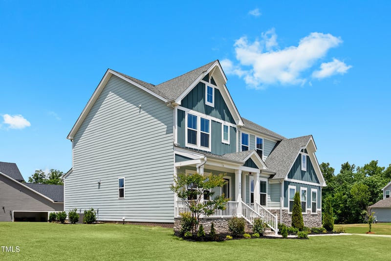300 Ledge Manor Dr, Holly Springs, NC 27540