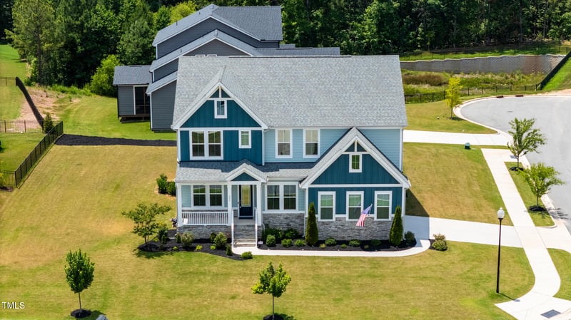 300 Ledge Manor Dr, Holly Springs, NC 27540