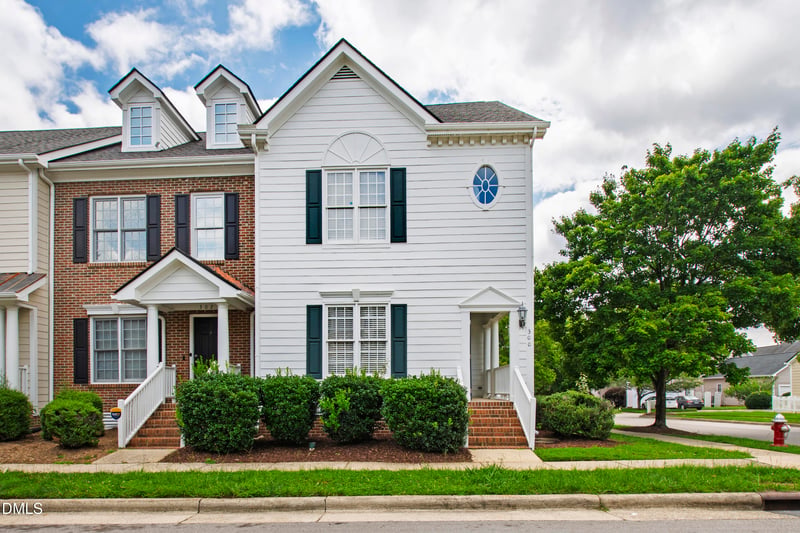 300 Madison Grove Pl, Cary, NC 27519