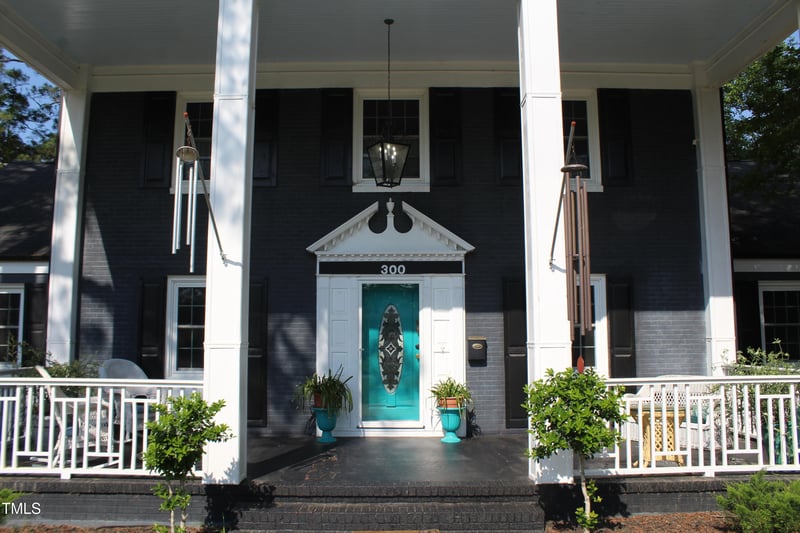 300 Pine St, Benson, NC 27504