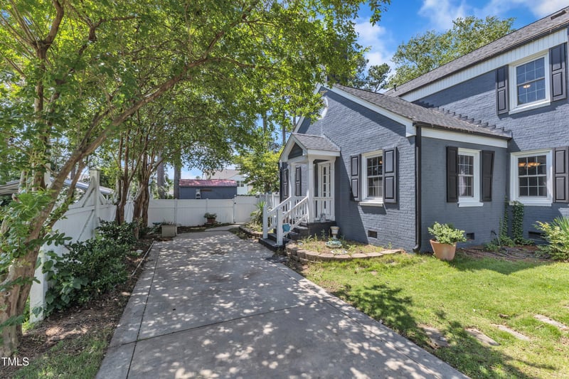 300 Pine St, Benson, NC 27504