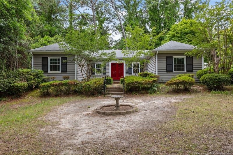300 Pinecrest Dr, Fayetteville, NC 28305