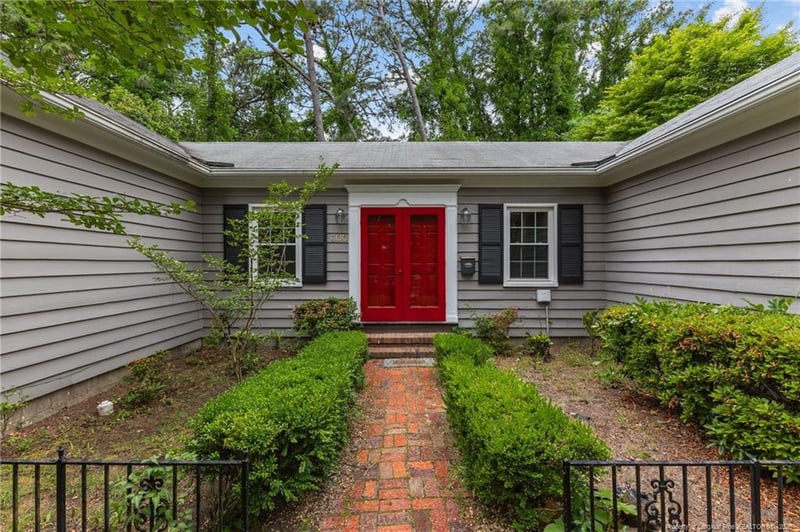 300 Pinecrest Dr, Fayetteville, NC 28305