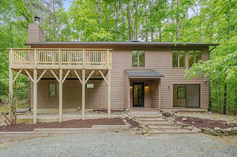 300 Reade Rd, Chapel Hill, NC 27516