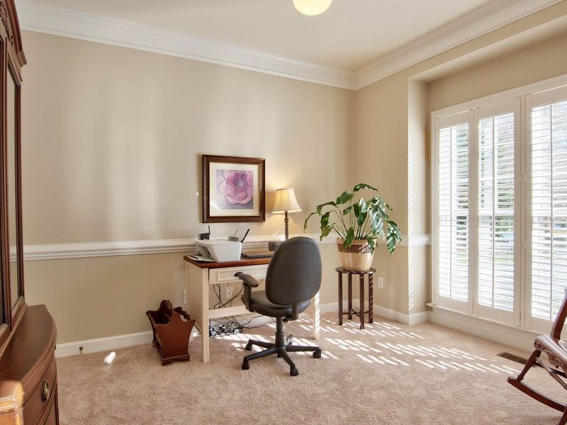 300 Rockgarden Rd, Chapel Hill, NC 27516