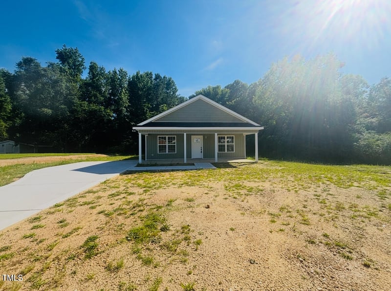 300 Saturn St, Dunn, NC 28334