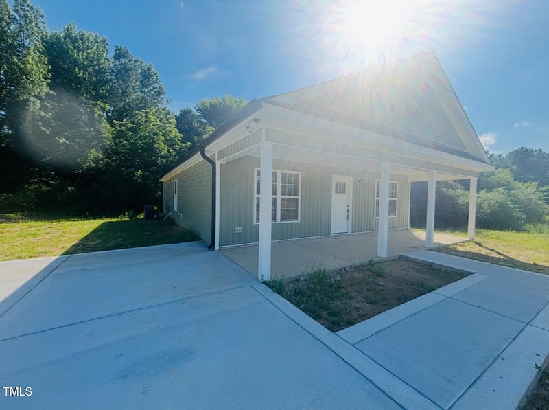 300 Saturn St, Dunn, NC 28334