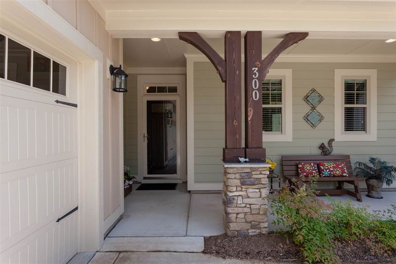 300 Serenity Hill Cir, Chapel Hill, NC 27516