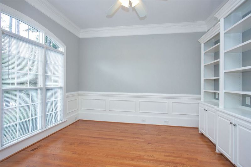 300 Settlecroft Ln, Holly Springs, NC 27540