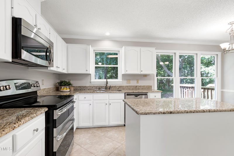 300 Silvercliff Trl, Cary, NC 27513