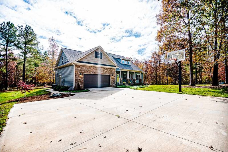 300 Spring View Ln, Pittsboro, NC 27312