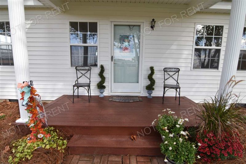 300 Starline Rd, Selma, NC 27576