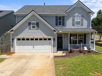 300 Stobhill Ln, Holly Springs, NC 27540
