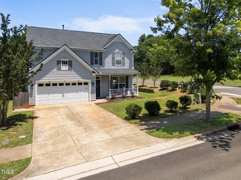 300 Stobhill Ln, Holly Springs, NC 27540
